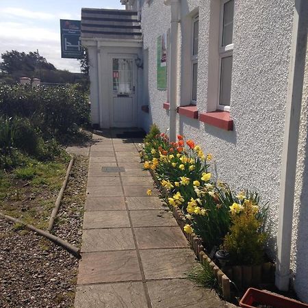Finn Mccools Giants Causeway Hostel ブッシュミルズ エクステリア 写真