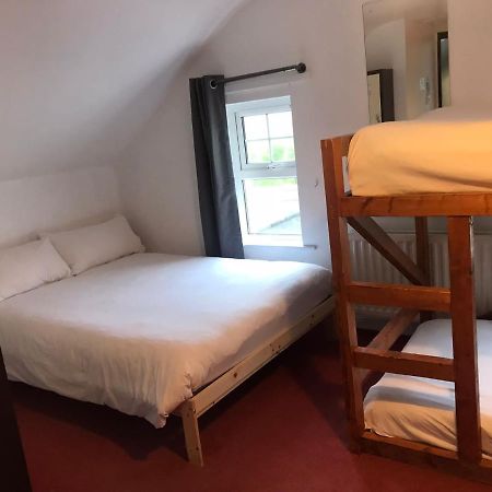 Finn Mccools Giants Causeway Hostel ブッシュミルズ エクステリア 写真