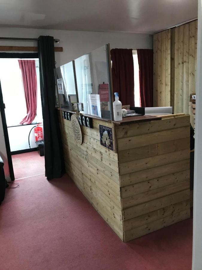 Finn Mccools Giants Causeway Hostel ブッシュミルズ エクステリア 写真