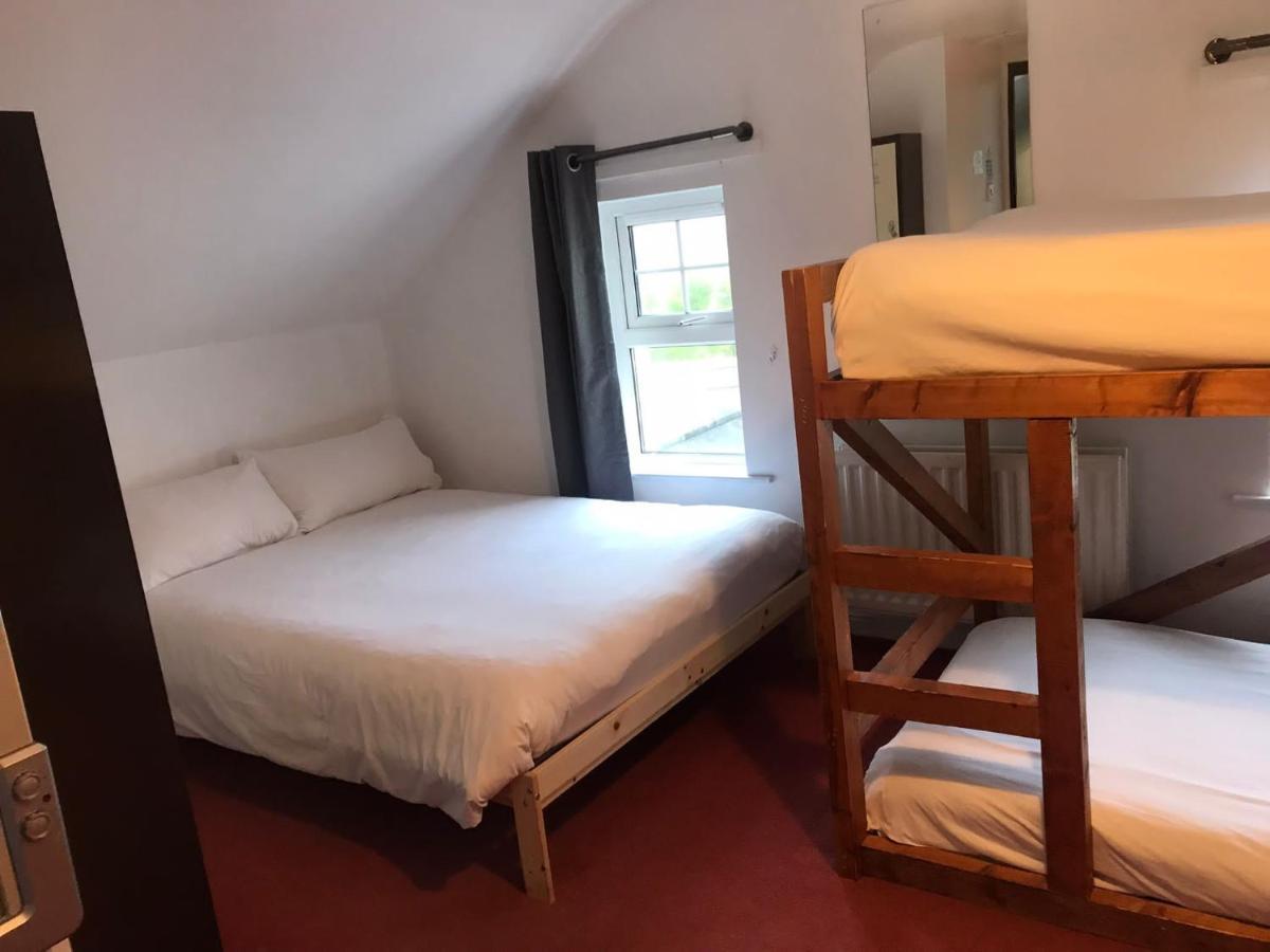 Finn Mccools Giants Causeway Hostel ブッシュミルズ エクステリア 写真