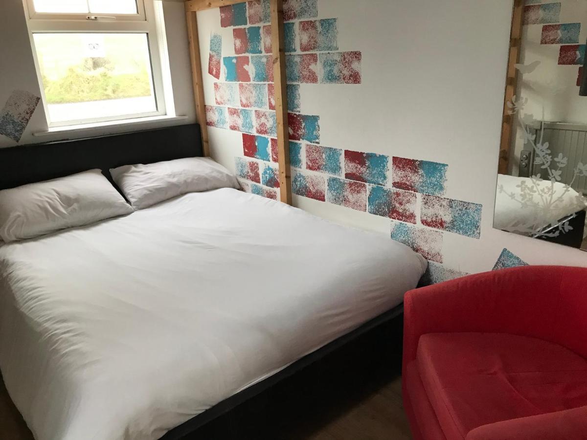 Finn Mccools Giants Causeway Hostel ブッシュミルズ エクステリア 写真