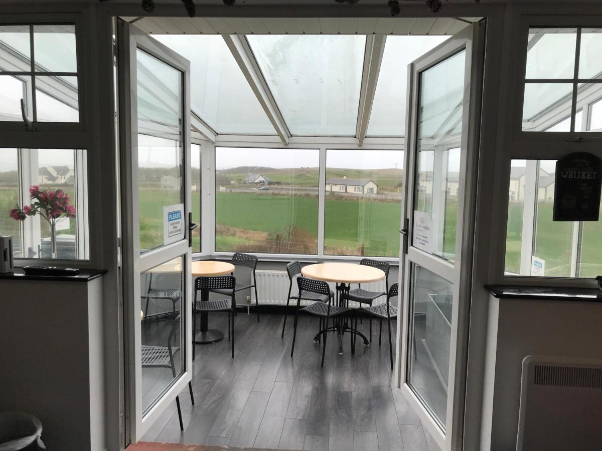 Finn Mccools Giants Causeway Hostel ブッシュミルズ エクステリア 写真