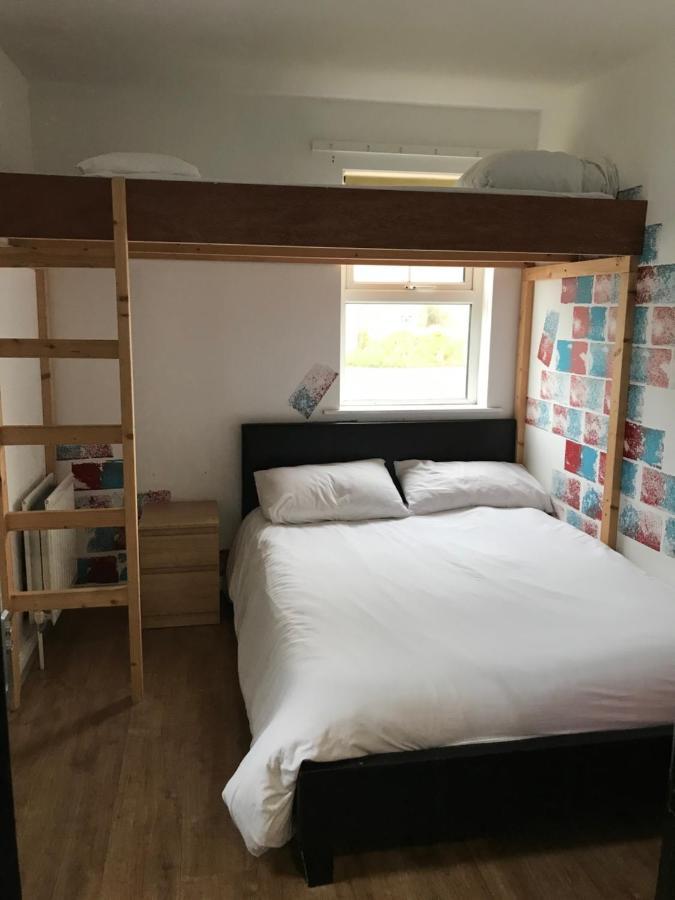 Finn Mccools Giants Causeway Hostel ブッシュミルズ エクステリア 写真