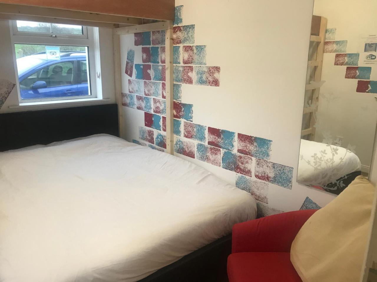 Finn Mccools Giants Causeway Hostel ブッシュミルズ エクステリア 写真